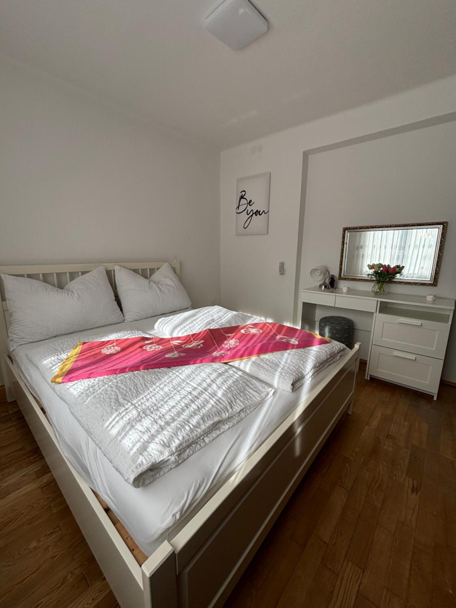 Wohnung See- Und Bergnaehe Gmunden Extérieur photo